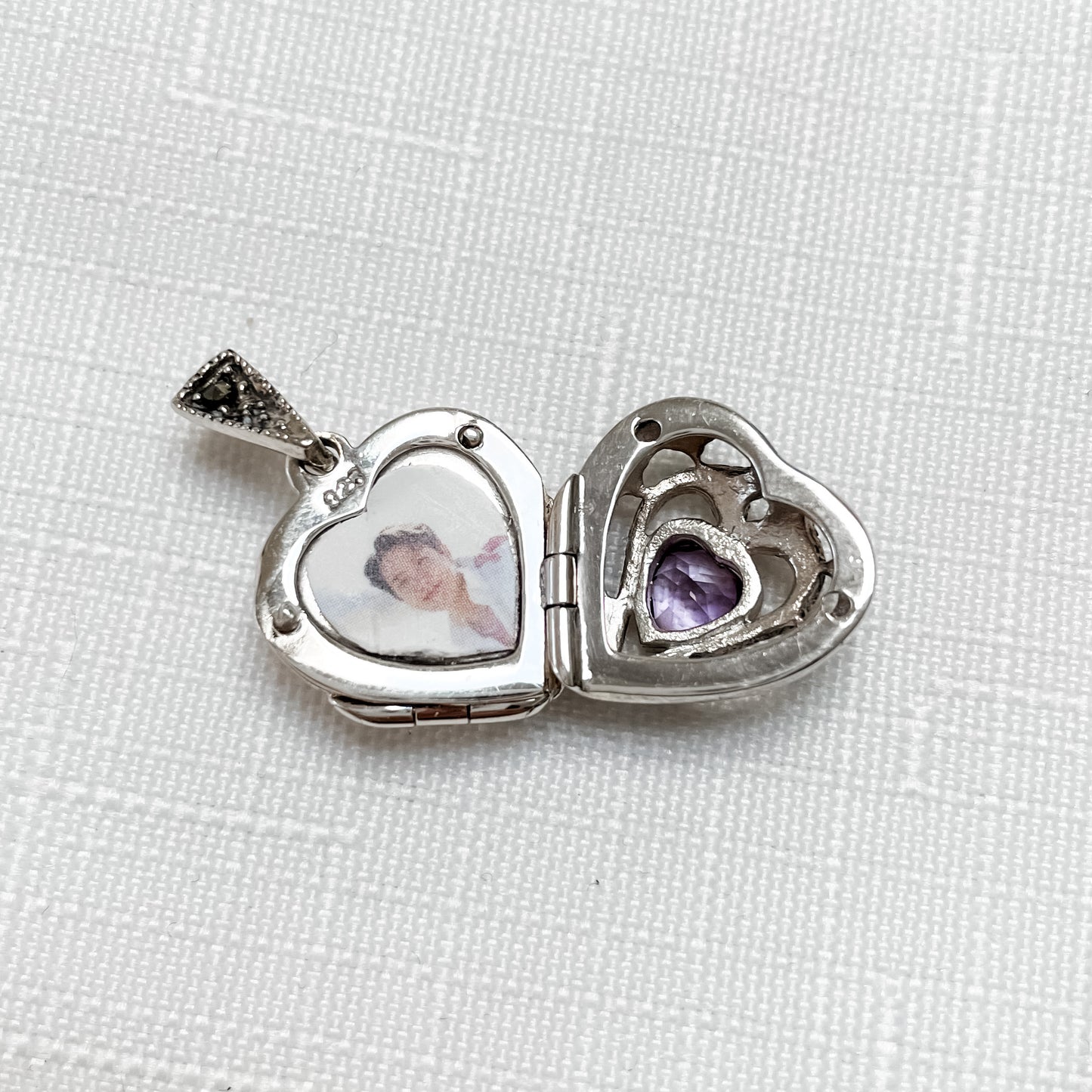 'WHO'S YOUR BIAS?' BORA HEART - SILVER LOCKET