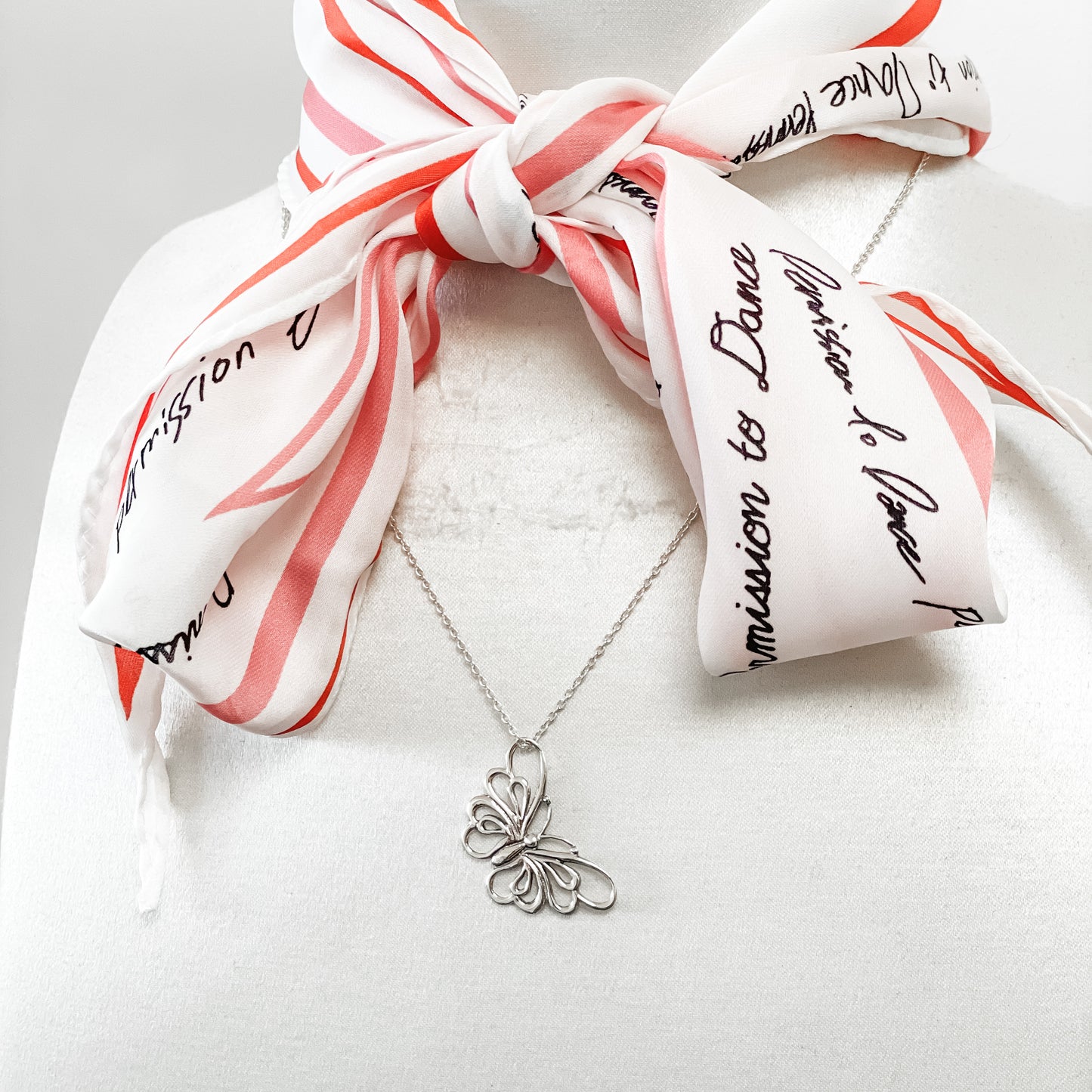 'BUTTERFLY' EFFECT - SILVER NECKLACE