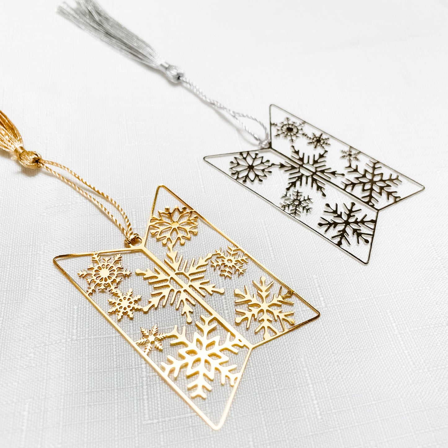 'CRYSTAL SNOW' (GOLD) - ORNAMENT/ BOOKMARK